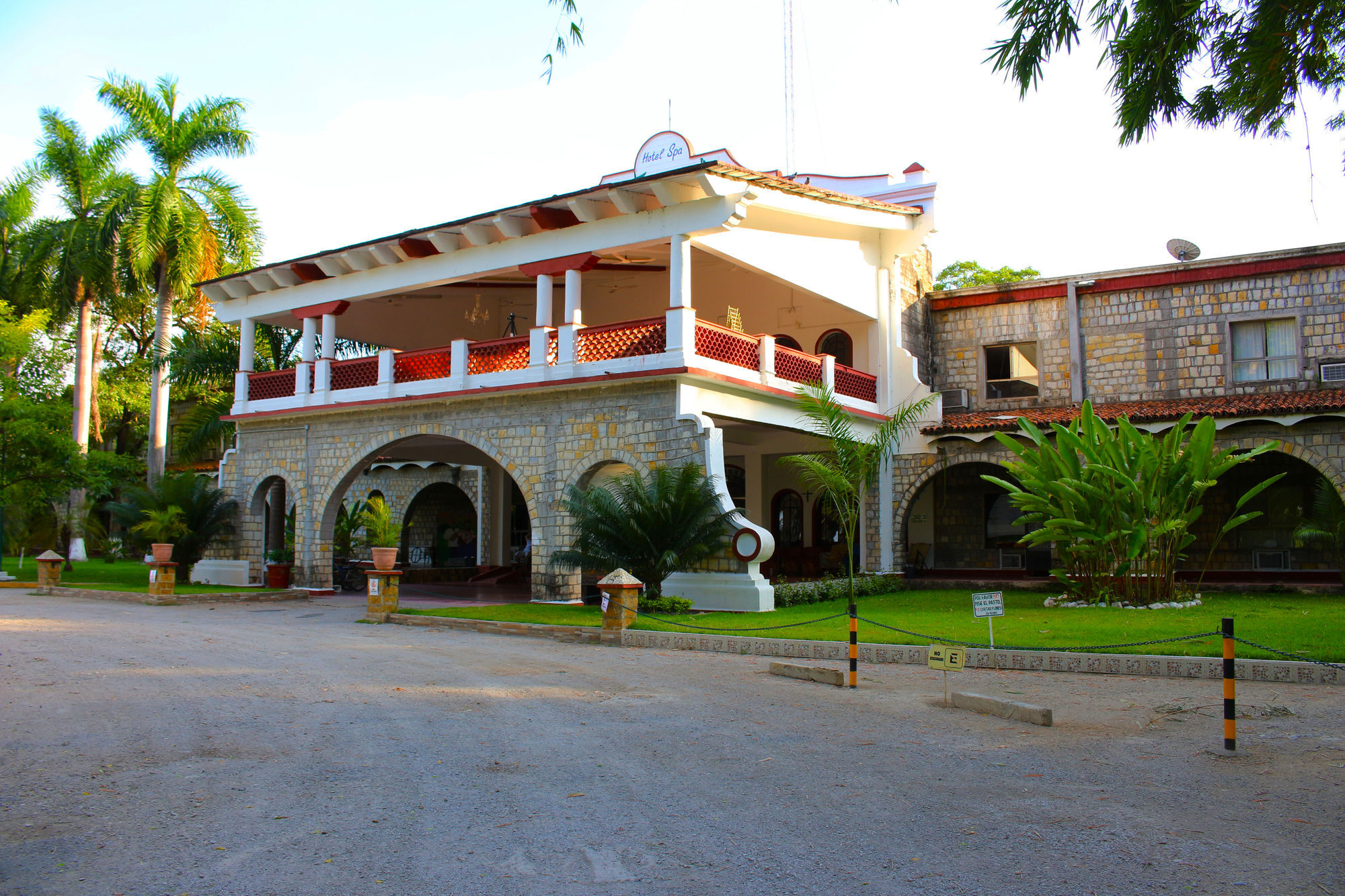 Hotel Spa Taninul Los Puentes Kültér fotó